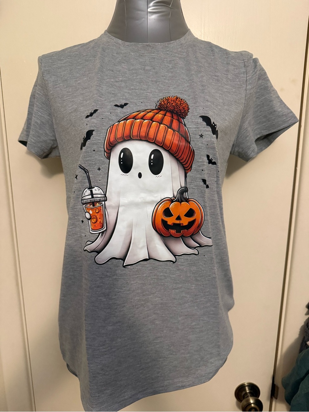 Women’s Halloween Ghost Tee with Orange Beanie Graphic Size Small NIP NWOT